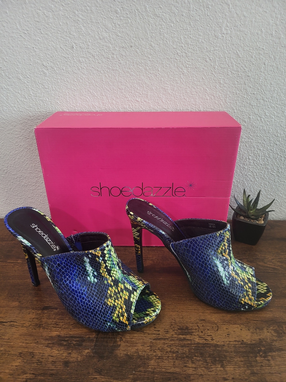 Shoe Dazzle Blue & Green Snake Print Stiletto Mule Slides Size 8.5 with Box